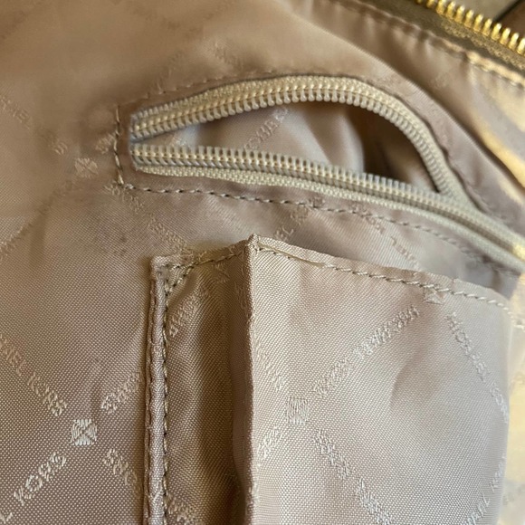 MK Michael Kors Jet Set Initial Monogram Handbag Bag Purse Travel Tote - Picture 9 of 14